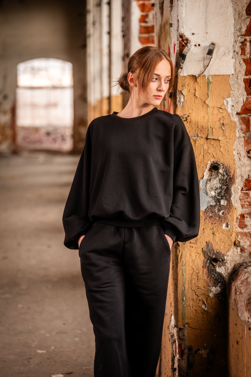komplet-dresowy-bluza-spodnie-czarny.png