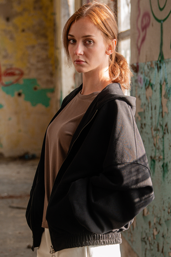 omg-wear-bluza-zip-damska-czarna-2.png